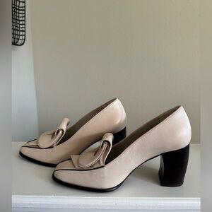 Tory Burch Size 8 Banana Heel Loafer/Pump